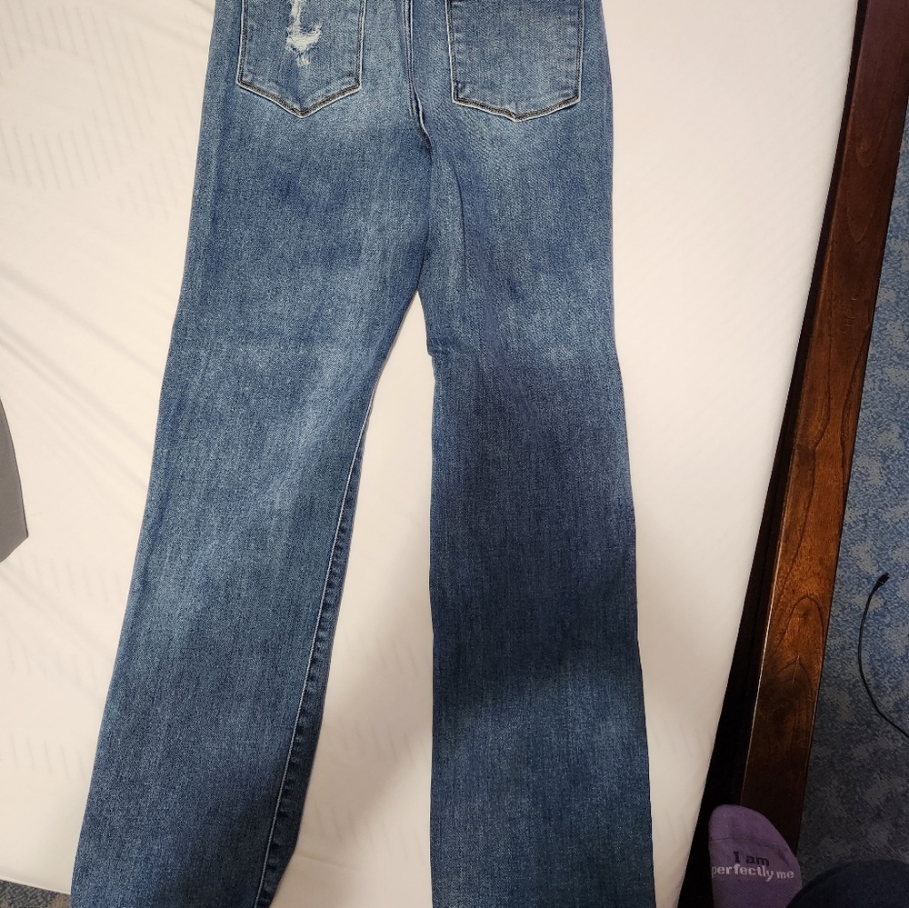 Judy Blue Jeans - Picture 2 of 3